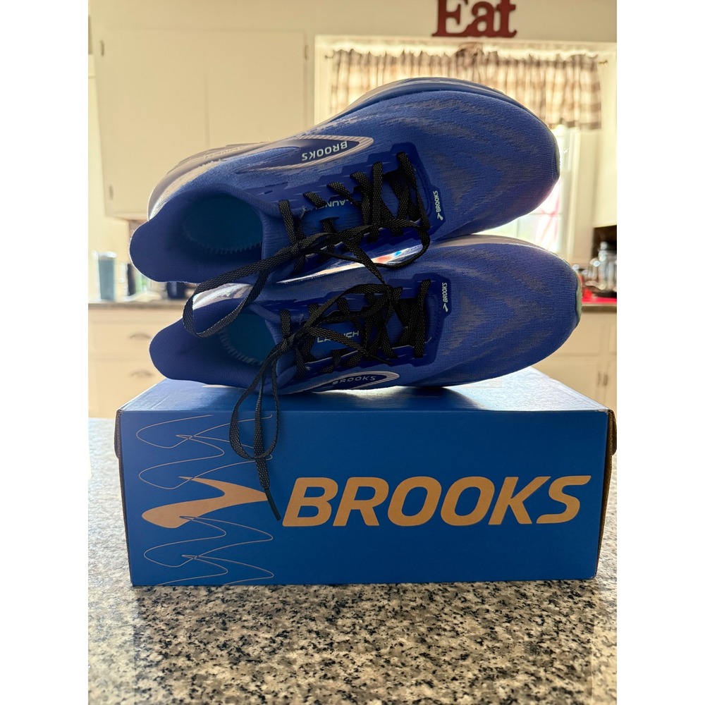 Brooks Launch 11 Running shoes Womens Sz 10 excellent FLASH Nitrogen Cushion